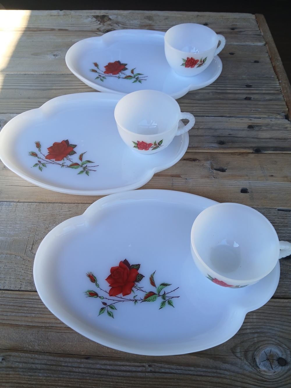 Vintage Federal Milk Glass Rosecrest Red Rose Snack Set